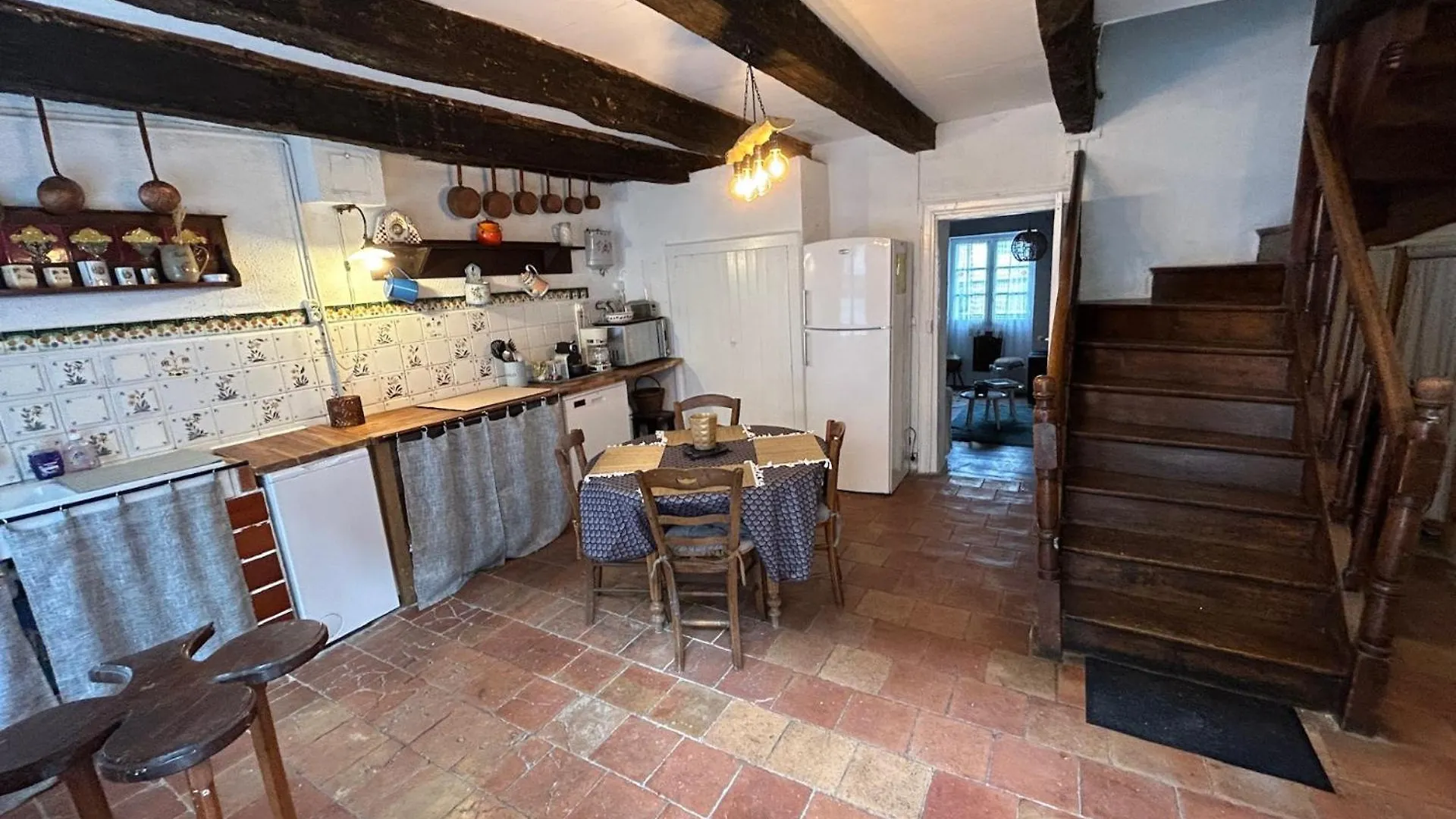 Holiday home Maison Dans La Magnifique Village De Montjoi
