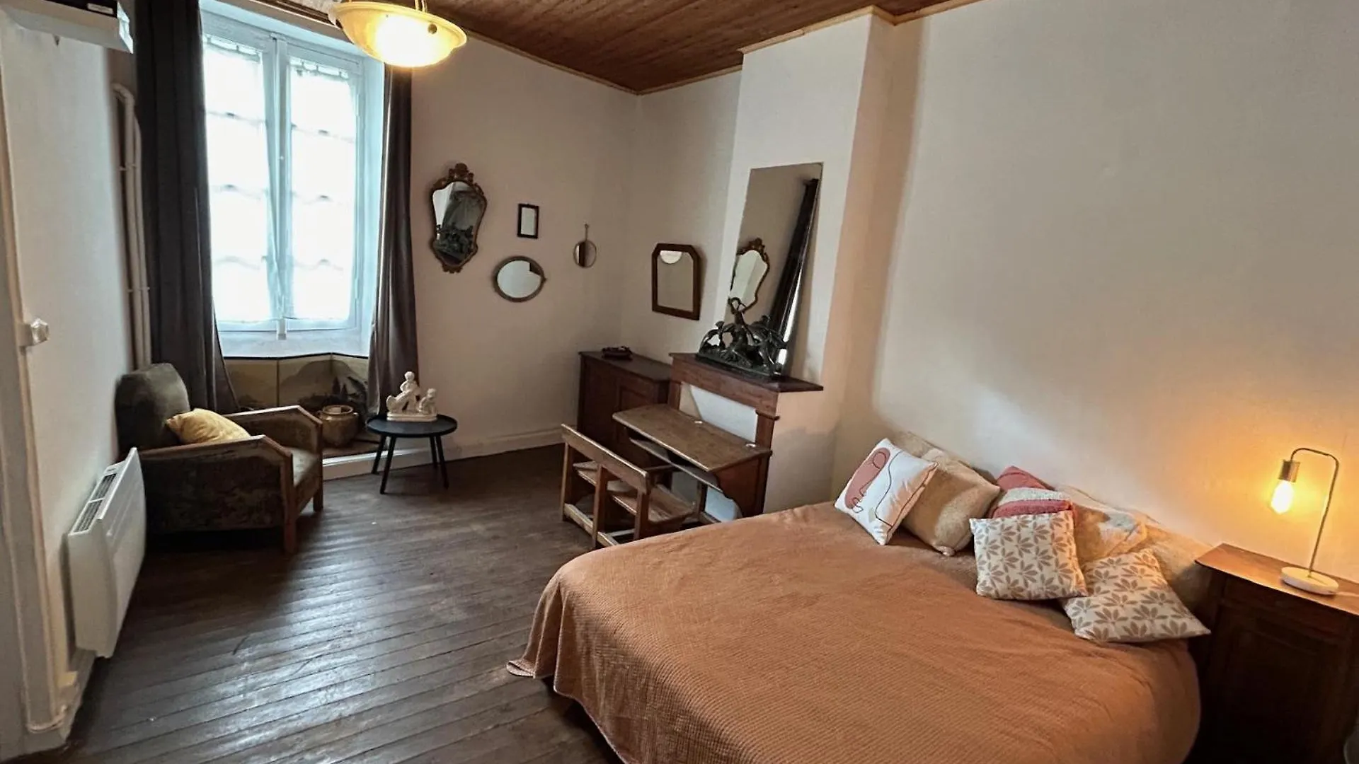 Holiday home Maison Dans La Magnifique Village De Montjoi France